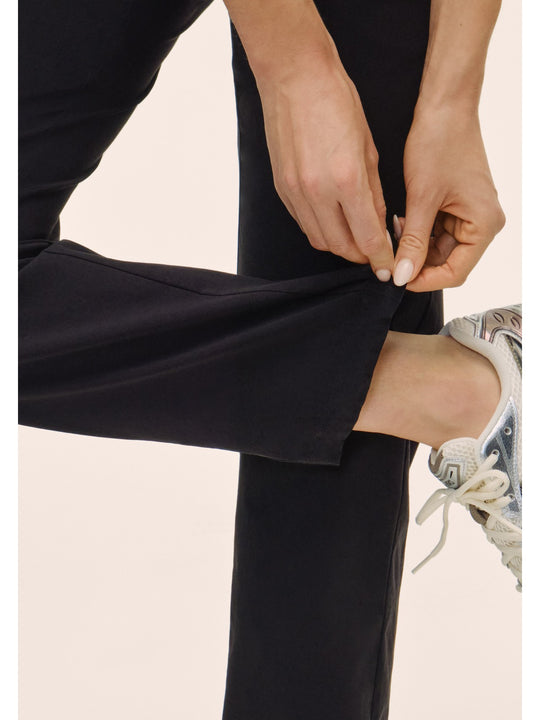 Spodnie damskie CASALL Daily Woven Pant kolor czarny
Spodnie damskie CASALL Daily Woven Pant kolor czarny