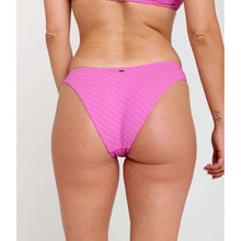 Dół od bikini damski RIP CURL Custom Rib Hi Leg Cheeky różowe
Dół od bikini damski RIP CURL Custom Rib Hi Leg Cheeky różowe