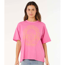 Koszulka damska RIP CURL Hotel Malibu Heritage Tee różowa
Koszulka damska RIP CURL Hotel Malibu Heritage Tee różowa
