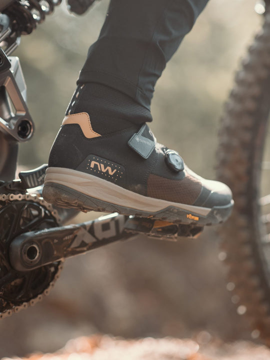 Buty rowerowe NORTHWAVE KINGROCK Plus GTX - czarno miodowy
Buty rowerowe NORTHWAVE KINGROCK Plus GTX - czarno miodowy