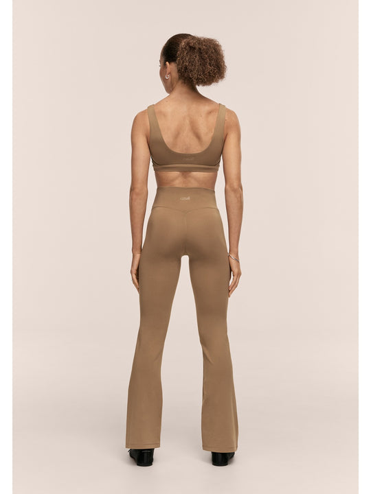 Spodnie damskie CASALL Soft Touch Flared Pants kolor zielony
Spodnie damskie CASALL Soft Touch Flared Pants kolor zielony