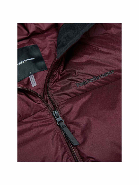 Kurtka narciarska damska PEAK PERFORMANCE Glissade Down Ski Jacket bordowa
Kurtka narciarska damska PEAK PERFORMANCE Glissade Down Ski Jacket bordowa