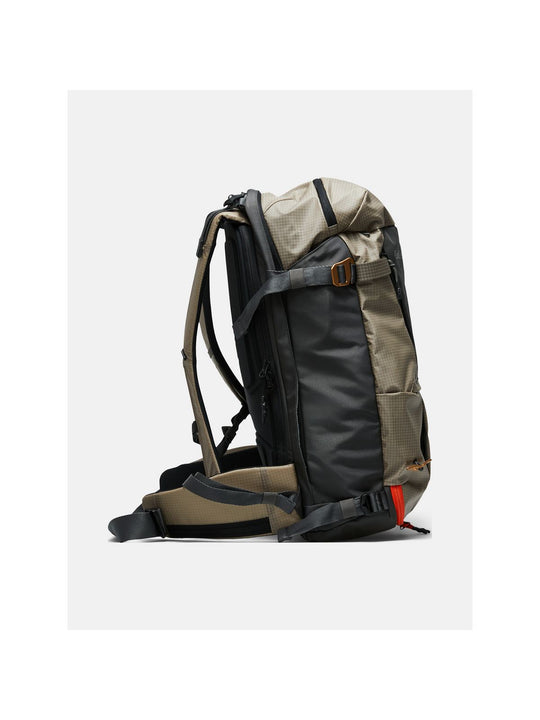 Plecak PEAK PERFORMANCE Vertical Ski Backpack 25L beżowy
Plecak PEAK PERFORMANCE Vertical Ski Backpack 25L beżowy