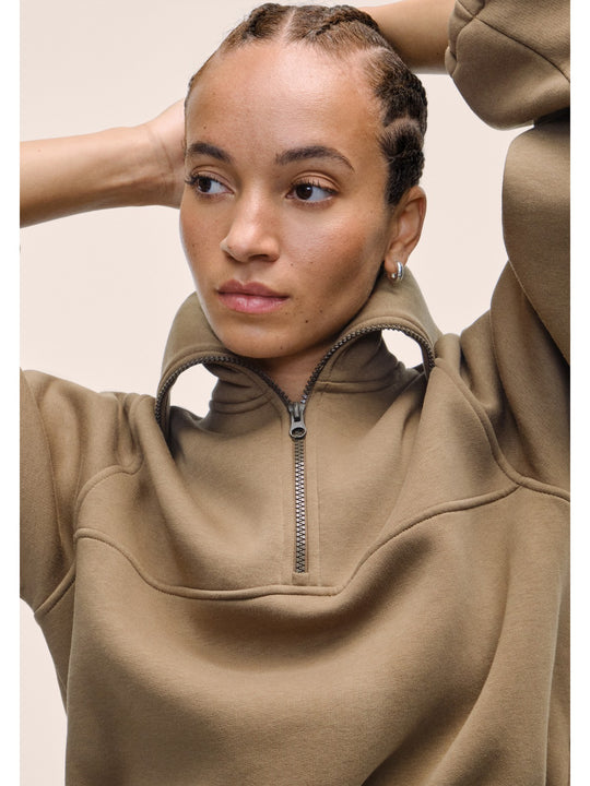 Bluza damska CASALL Easy Half Zip Sweater kolor brązowy
Bluza damska CASALL Easy Half Zip Sweater kolor brązowy