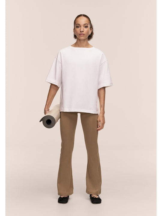 Spodnie damskie CASALL Soft Touch Flared Pants kolor zielony
Spodnie damskie CASALL Soft Touch Flared Pants kolor zielony