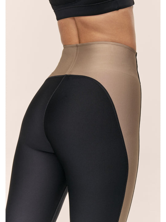 Legginsy treningowe damskie CASALL Shaped Block High Waist Tights kolor czarny
Legginsy treningowe damskie CASALL Shaped Block High Waist Tights kolor czarny