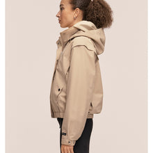 Kurtka damska CASALL Scandi Bomber Rain Jacket kolor beżowy
Kurtka damska CASALL Scandi Bomber Rain Jacket kolor beżowy