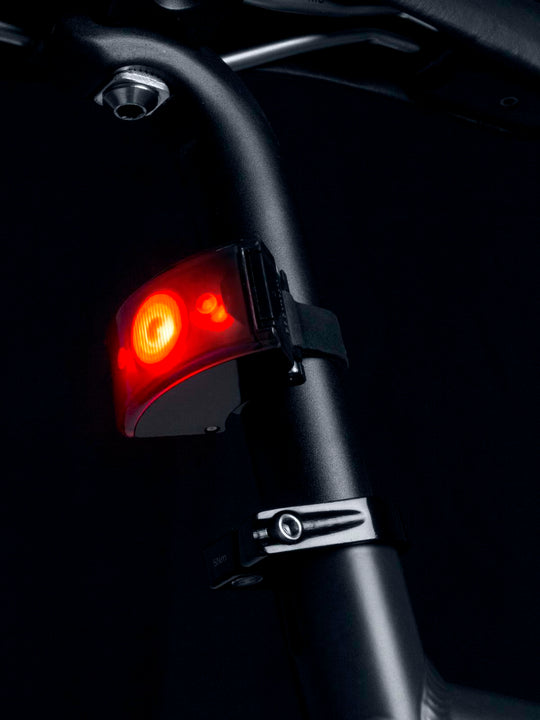Lampka rowerowa BOOKMAN Curve Rear Light 37lm czarny
Lampka rowerowa BOOKMAN Curve Rear Light 37lm czarny