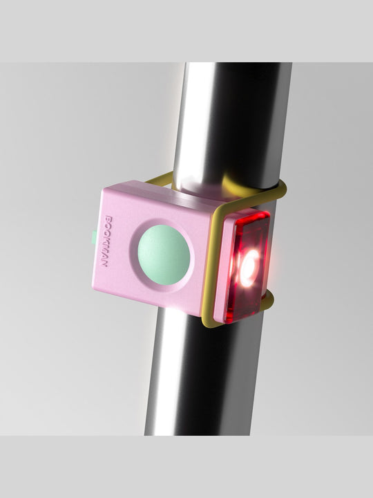 Lampka rowerowa BOOKMAN Block Light Rear 18lm różowy
Lampka rowerowa BOOKMAN Block Light Rear 18lm różowy