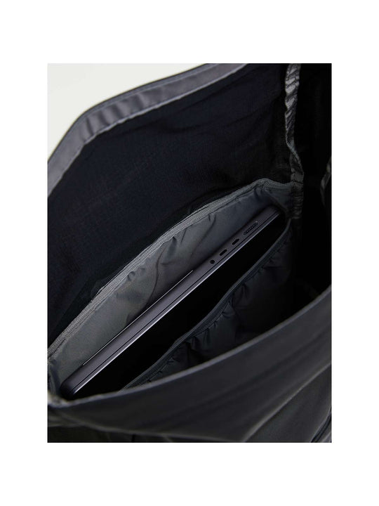 idventuresports.comecak-peak-performance-roll-top-backpack-g80433010-050 detail3
idventuresports.comecak-peak-performance-roll-top-backpack-g80433010-050 detail3