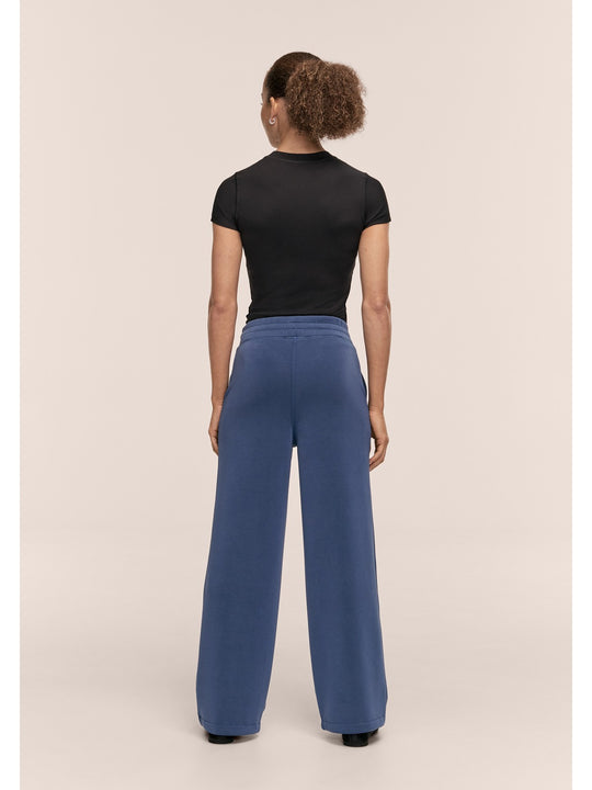 Spodnie damskie CASALL Peachy Straight Leg Jogger kolor granatowy
Spodnie damskie CASALL Peachy Straight Leg Jogger kolor granatowy