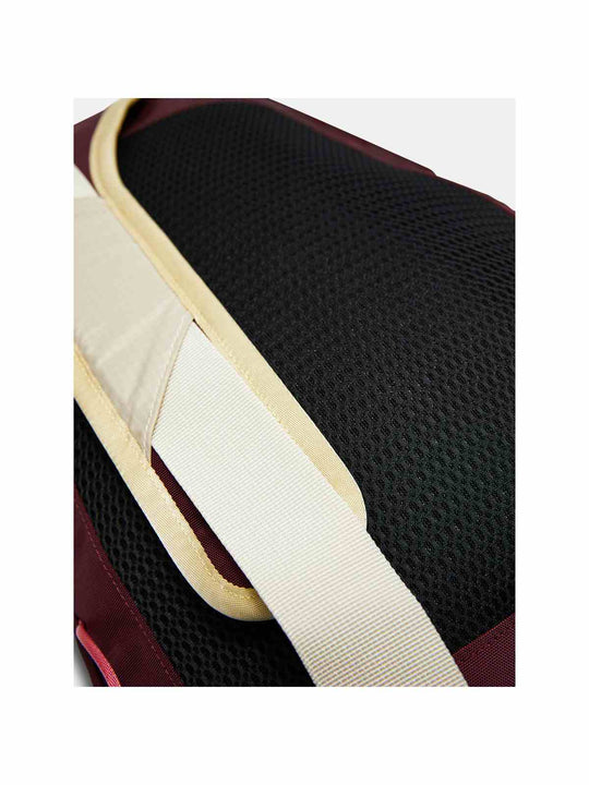 Torebka PEAK PERFORMANCE Outdoor Crossbody Bag 8,6L bordowa
Torebka PEAK PERFORMANCE Outdoor Crossbody Bag 8,6L bordowa