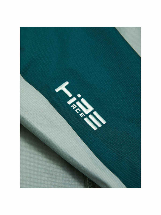 adventuresports kurtka-peak-performance-m-trail-hipe-3l-shell-jacket-g80803020-45z detail1
adventuresports kurtka-peak-performance-m-trail-hipe-3l-shell-jacket-g80803020-45z detail1