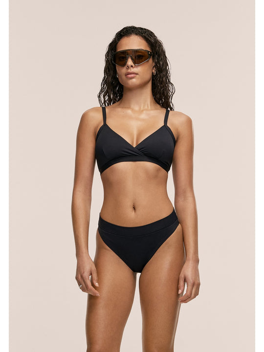 Stanik kąpielowy CASALL Overlap Bikini Top kolor czarny
Stanik kąpielowy CASALL Overlap Bikini Top kolor czarny