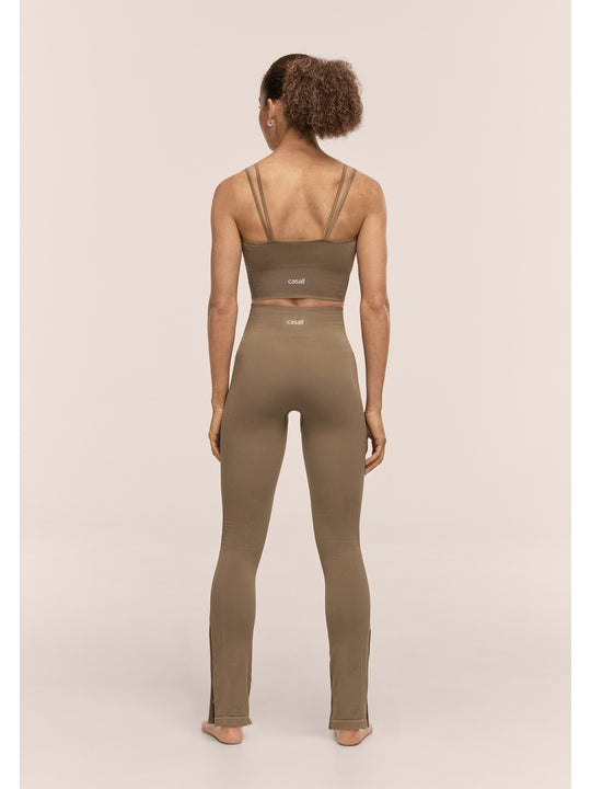Spodnie damskie CASALL Seamless Rib Slit Pants kolor zielony
Spodnie damskie CASALL Seamless Rib Slit Pants kolor zielony