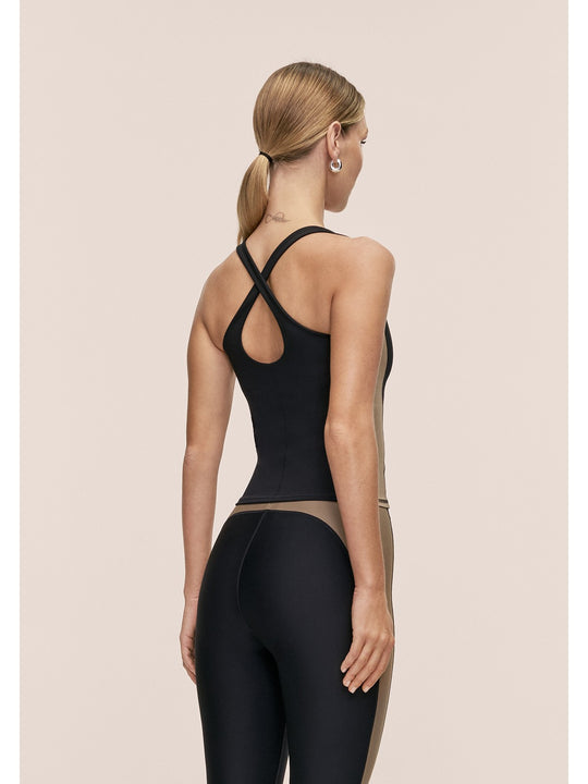 Koszulka damska CASALL Shaped Block Built in Bra Tank kolor czarny
Koszulka damska CASALL Shaped Block Built in Bra Tank kolor czarny