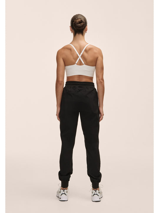 Spodnie damskie CASALL Step Woven Pants kolor czarny
Spodnie damskie CASALL Step Woven Pants kolor czarny