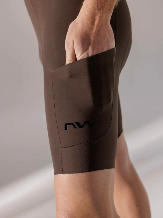Spodenki rowerowe NORTHWAVE Extreme Rock Bibshort brązowe
Spodenki rowerowe NORTHWAVE Extreme Rock Bibshort brązowe