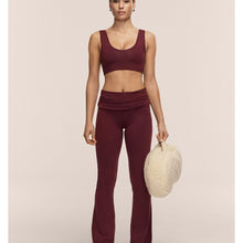 Spodnie damskie CASALL Sublime Folded Flare Pants kolor bordowy
Spodnie damskie CASALL Sublime Folded Flare Pants kolor bordowy