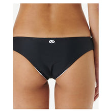 Majtki kąpielowe RIP CURL Mirage Revo Cheeky Pant czarny - Stroje - Adventure Sports
Majtki kąpielowe RIP CURL Mirage Revo Cheeky Pant czarny - Stroje - Adventure Sports