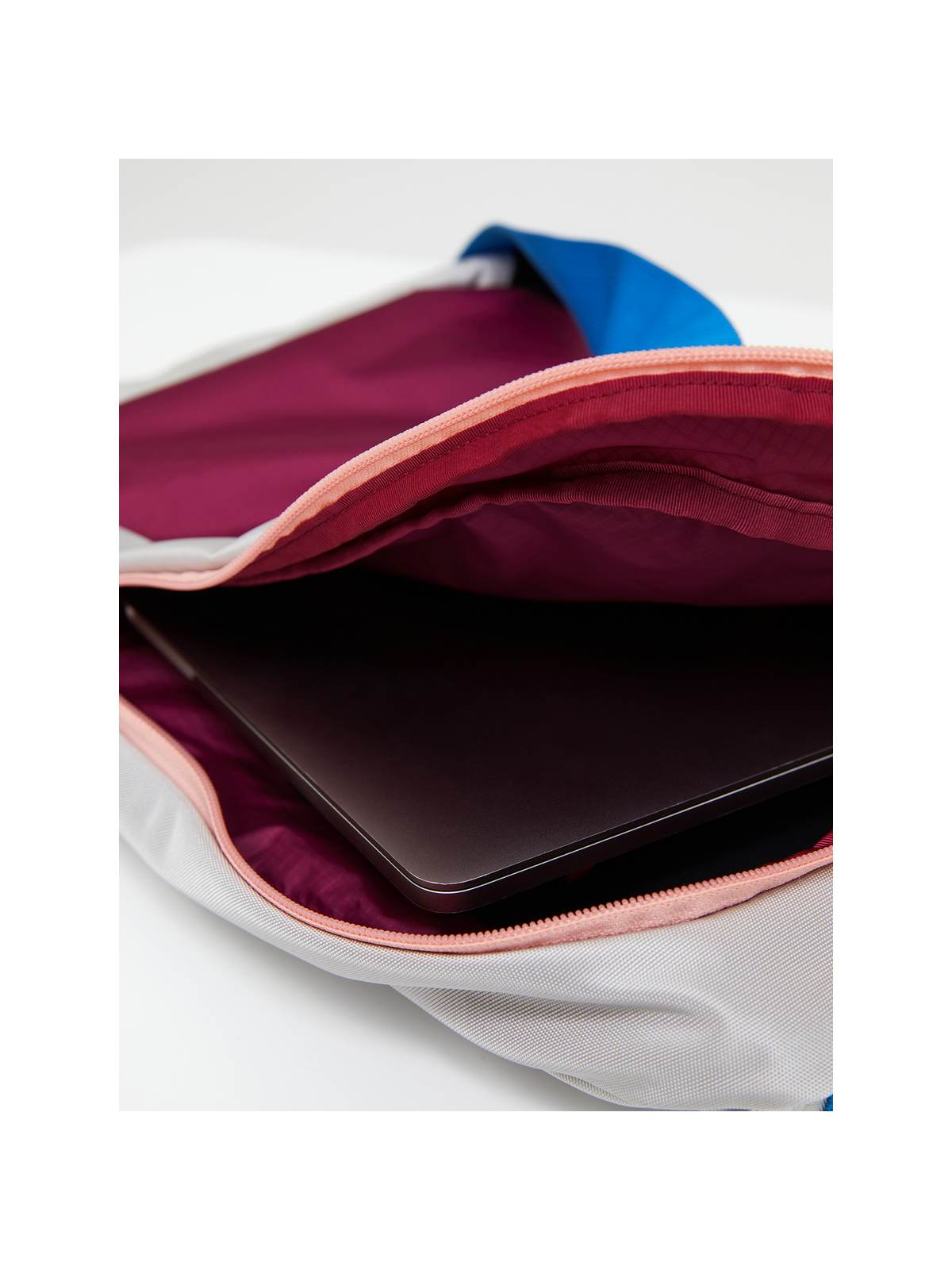 Torba PEAK PERFORMANCE Outdoor Crossbody Bag biały