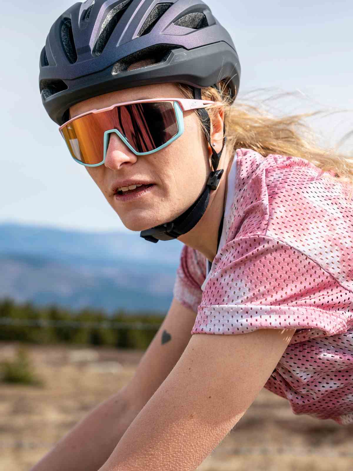 Okulary rowerowe Julbo Fury - pastelowy różowy/pastelowy niebieski | Spectron cat 3Cf - M - Adventure Sports