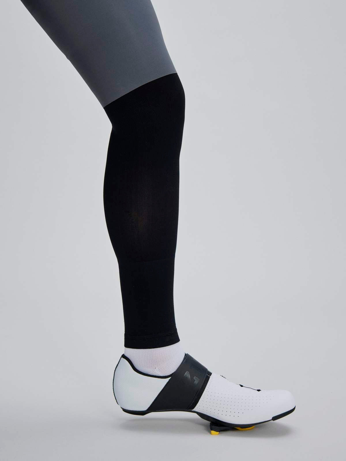 Nogawki rowerowe POC Cadence Leg Warmer czarny