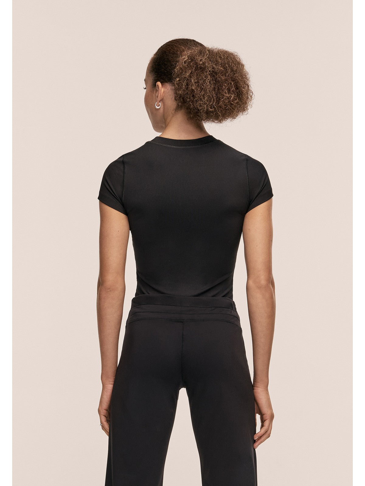 Koszulka damska CASALL Defined Rib Tee kolor czarny