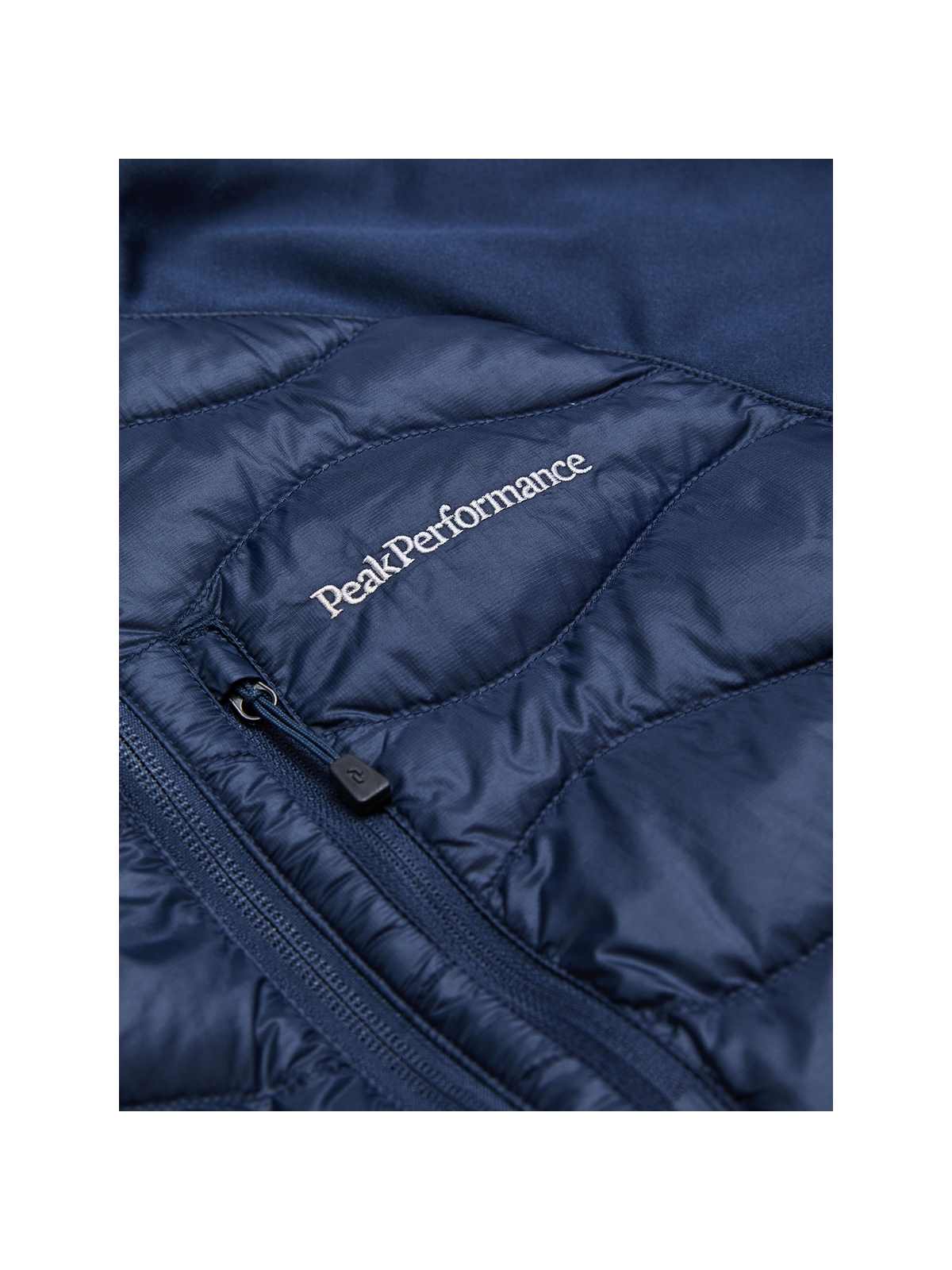 adventuresports kurtka-peak-performance-helium-down-hybrid-hood-women-g79840010-2n3 detail
