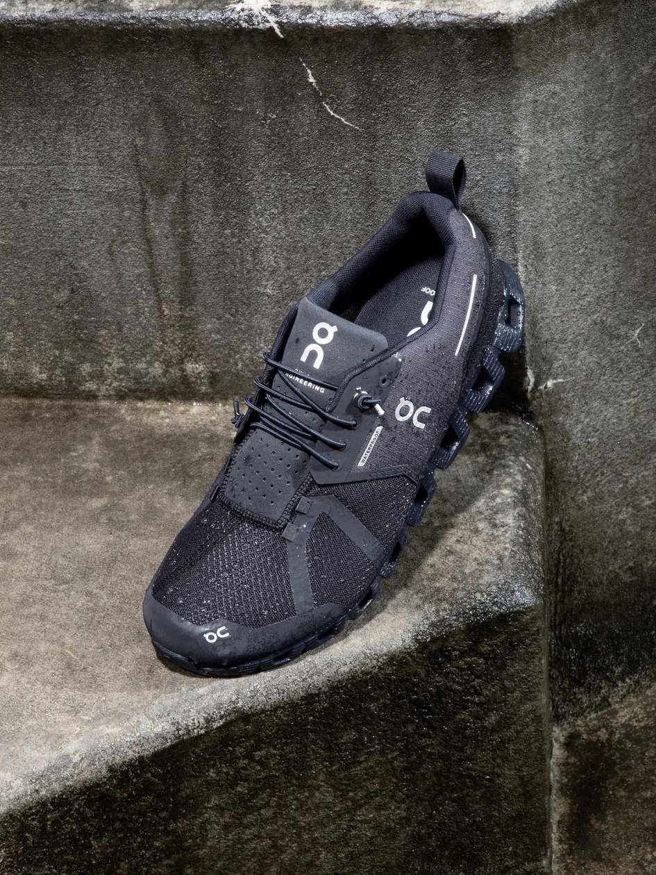 Buty damskie ON RUNNING W CLOUD Waterproof - granatowy
