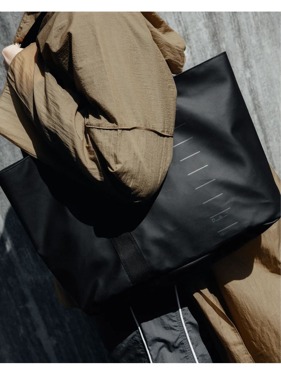 Torba na ramię Db™ Essential Tote 16L czarny