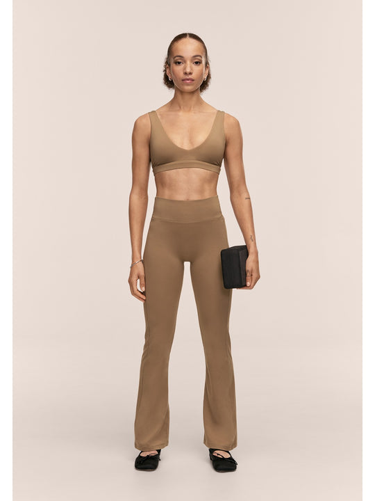 Spodnie damskie CASALL Soft Touch Flared Pants kolor zielony
