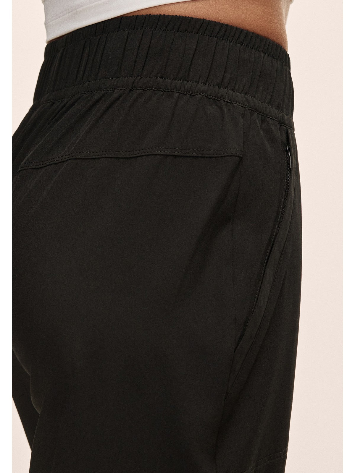 Spodnie damskie CASALL Everywhere Woven Pant kolor czarny