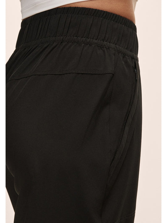 Spodnie damskie CASALL Everywhere Woven Pant kolor czarny
