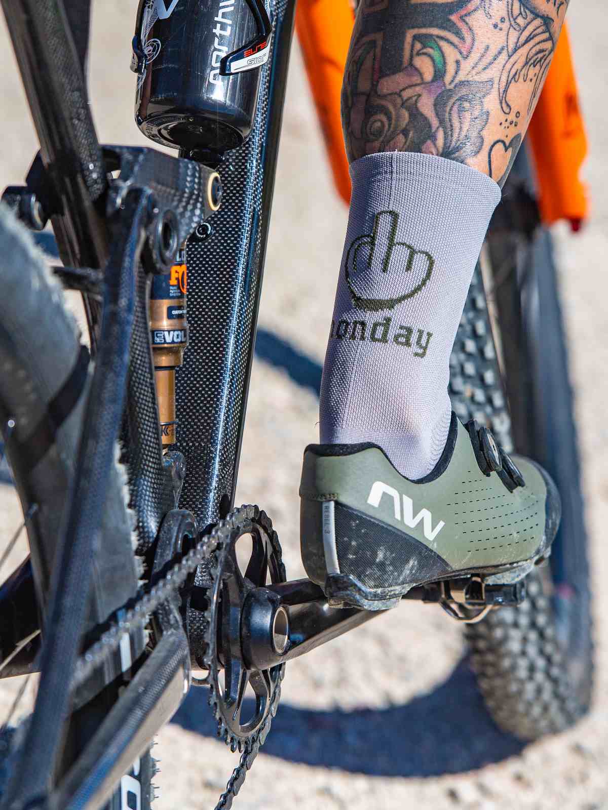 Skarpety rowerowe NORTHWAVE Sunday Monday Sock jasny szary/zielony - Adventure Sports