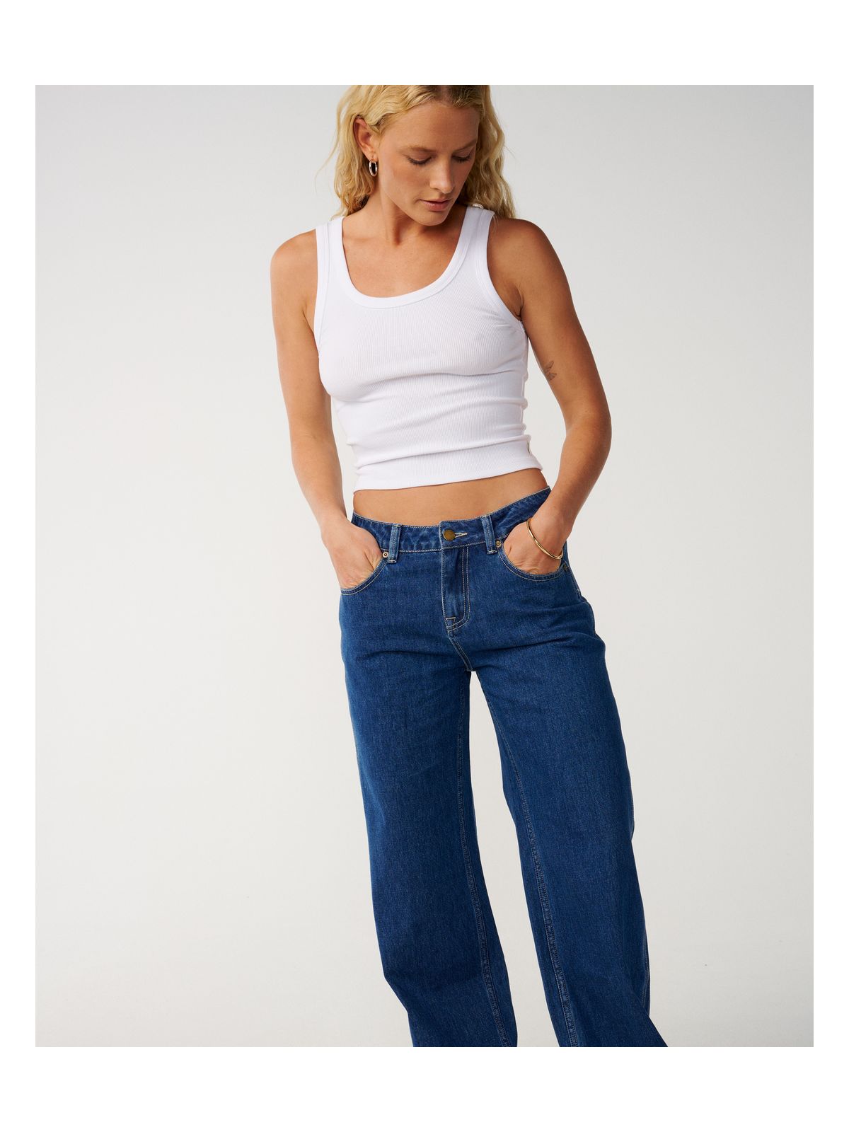Spodnie damskie RIP CURL Aggie Relaxed Jeans granatowe