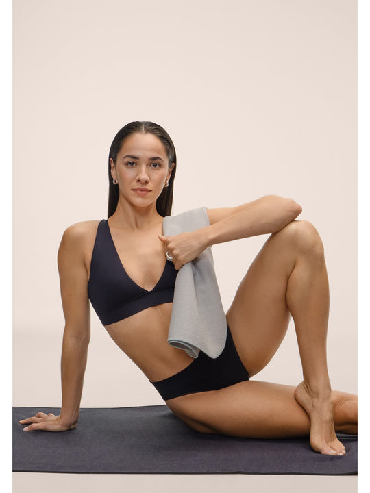 Stanik kąpielowy CASALL V-Neck Crossback Bikini Top kolor czarny
