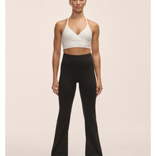 Spodnie damskie CASALL Soft Touch Flared Pants kolor czarny
