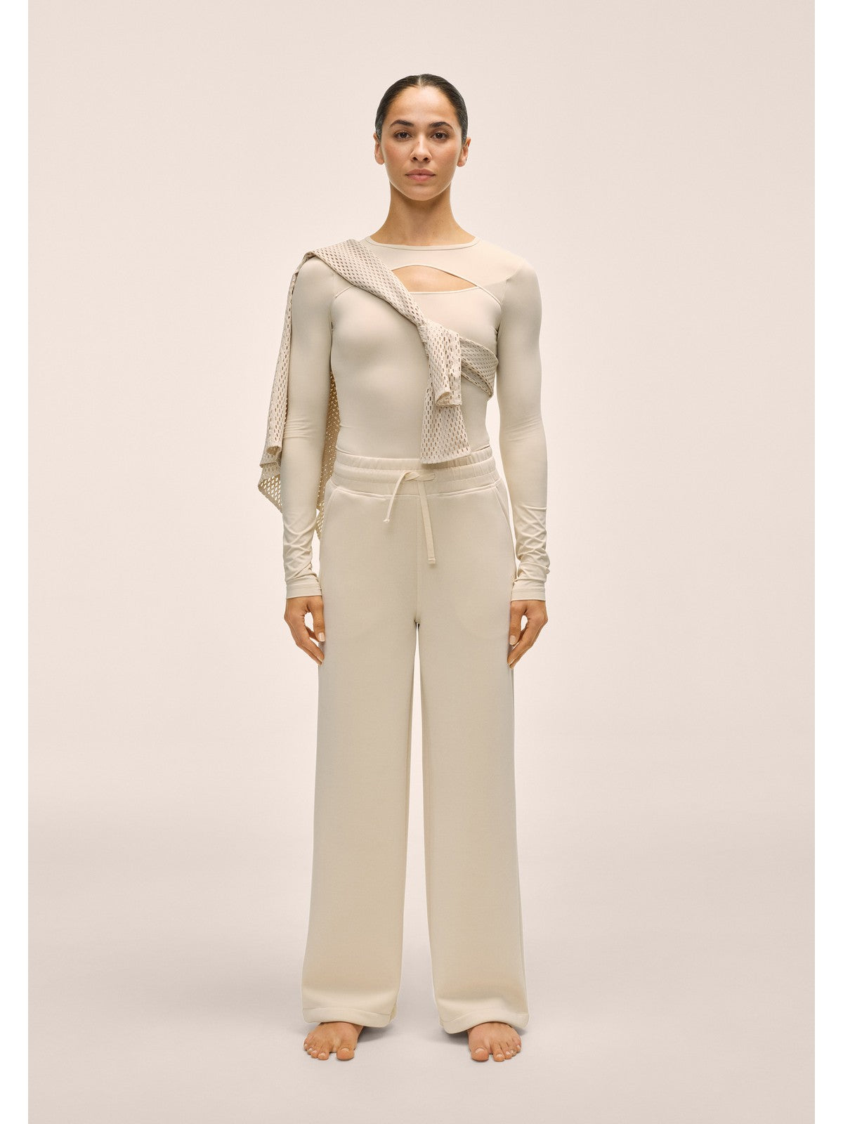 Spodnie damskie CASALL Peachy Straight Leg Jogger kolor biały
