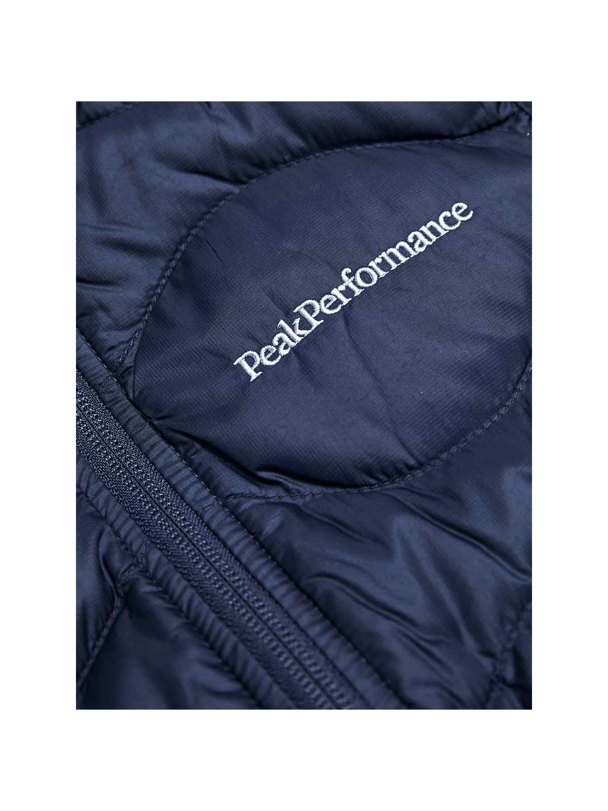 adventuresports kamizelka-peak-performance-jr-helium-down-vest-granatowy-g80260010-2n3 detail