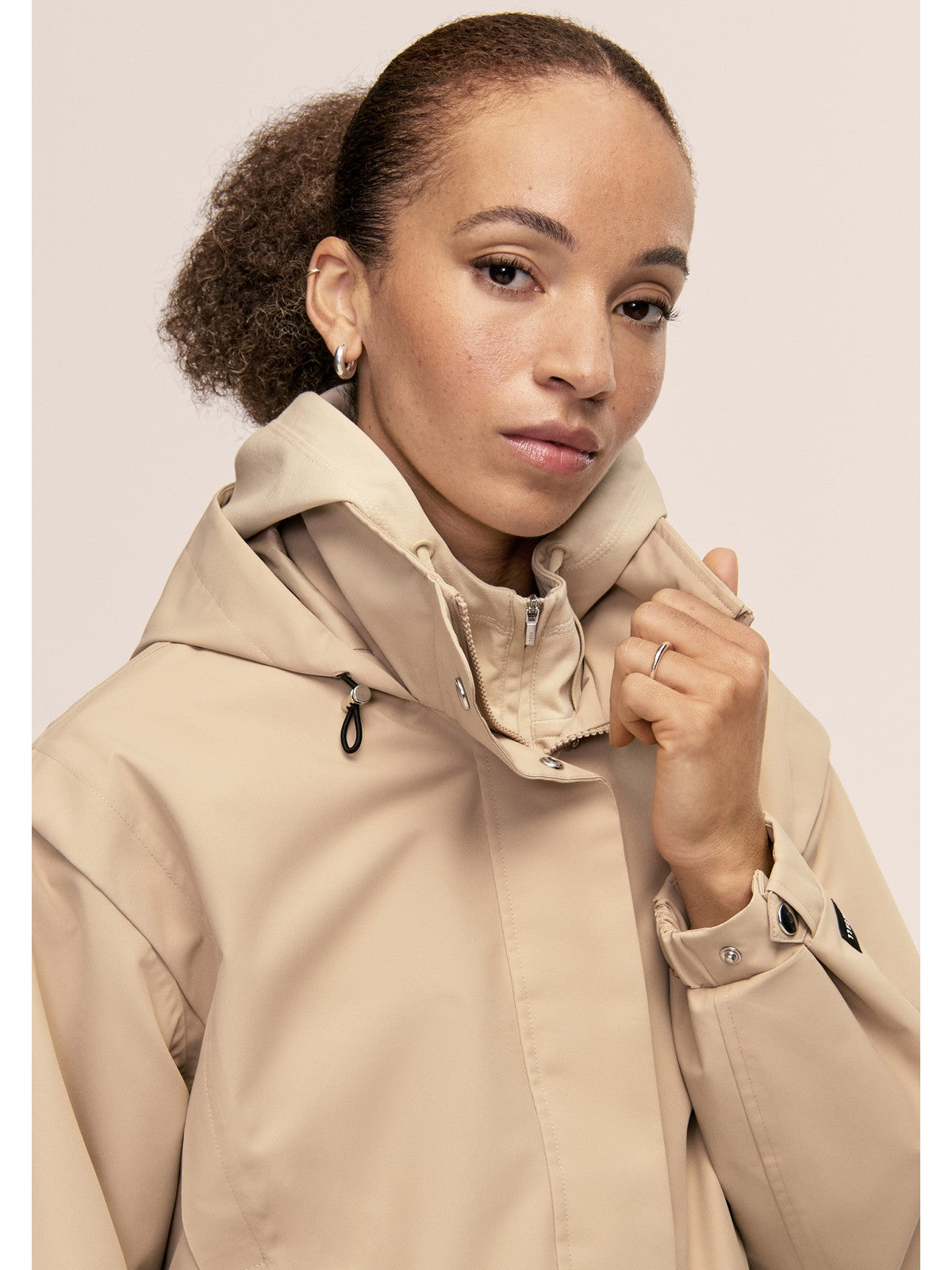 Kurtka damska CASALL Scandi Bomber Rain Jacket kolor beżowy