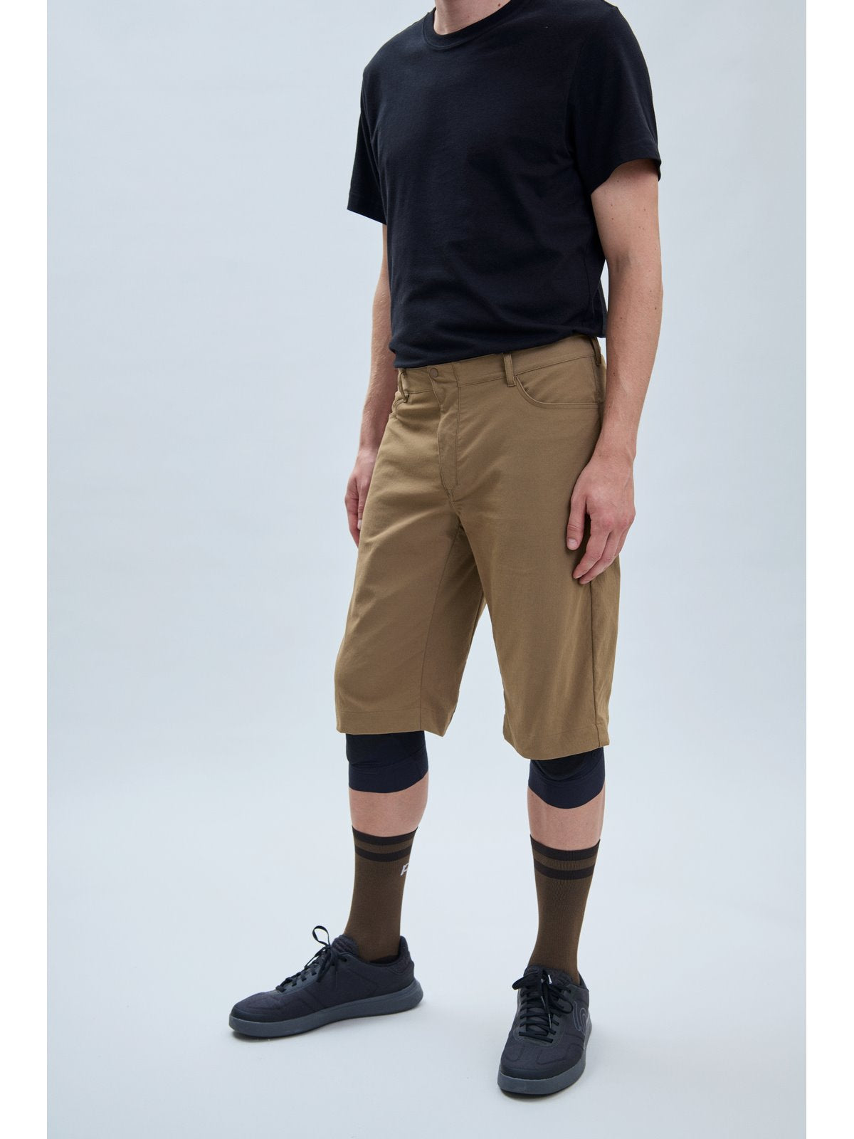 Szorty POC M's Essential Casual Shorts brązowy