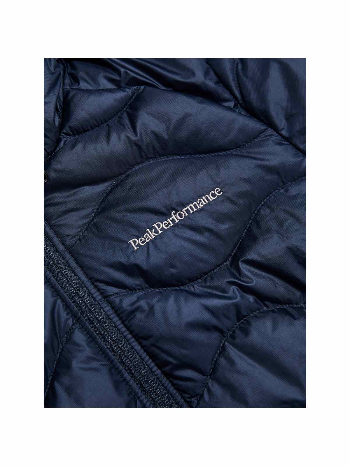adventuresports kurtka-puchowa-damska-peak-performance-helium-down-hood-jacket-women-niebieski-g79841010-2n3 detail