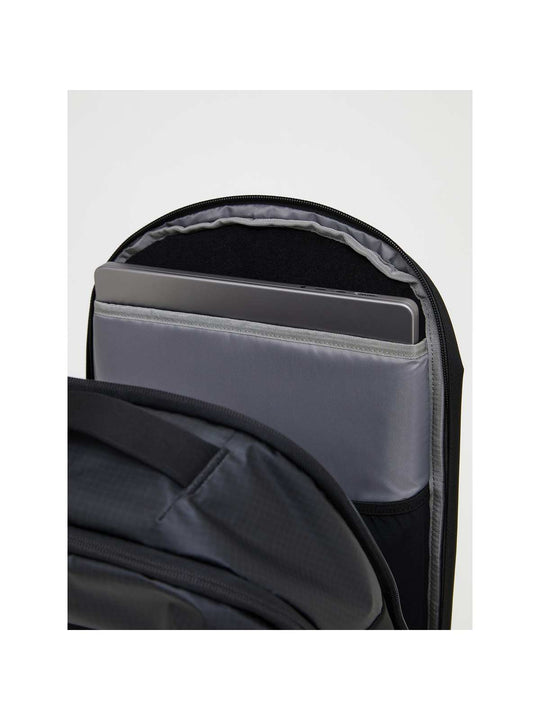 idventuresports.comecak-peak-performance-commuter-backpack-g80429010-050 detail4
