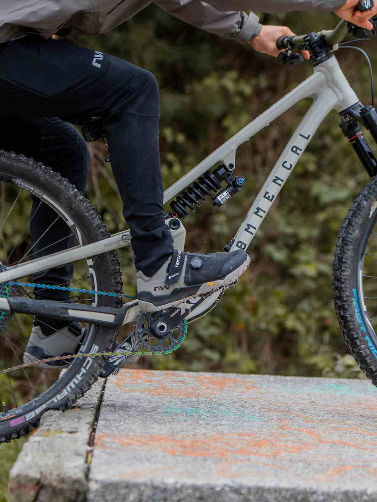 Buty rowerowe NORTHWAVE Multicross Plus GTX beżowy