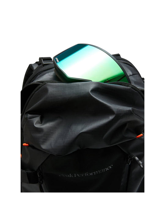 Plecak PEAK PERFORMANCE Vertical Ski Backpack 20L czarny
