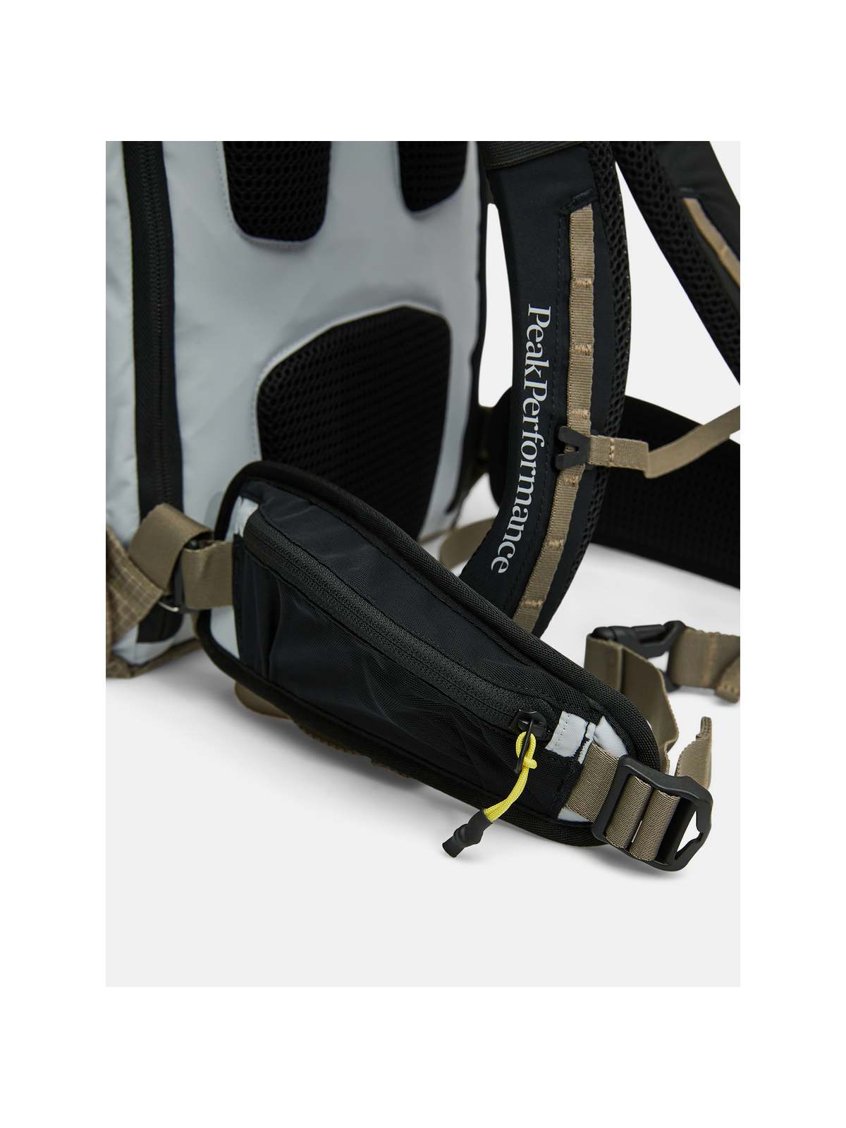 idventuresports.comecak-peak-performance-hike-backpack-g80705020-g67 detail