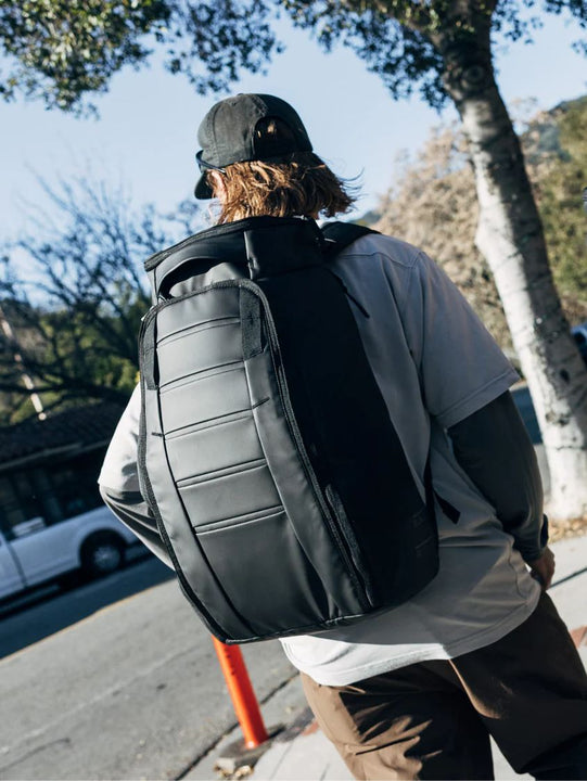 Plecak Db™ Hugger Backpack 30L czarny
