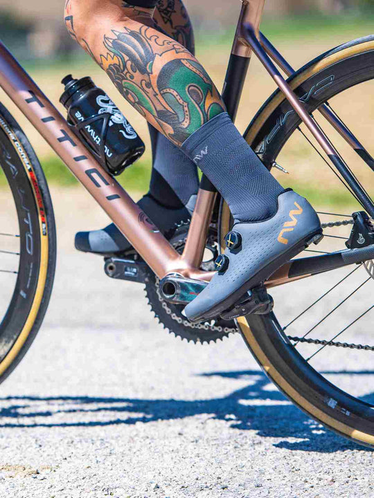 Skarpety rowerowe NORTHWAVE Extreme Pro Sock szary/czarny - Adventure Sports
