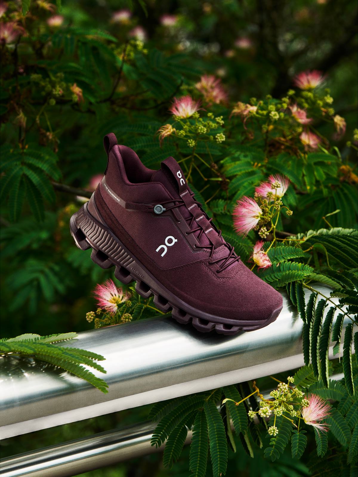 Buty damskie ON RUNNING W CLOUD HI - czerwony